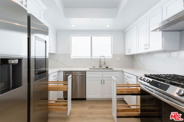 1738 S Bentley Avenue 302, Los Angeles, CA 90025