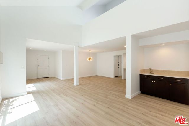 1738 S Bentley Avenue 302, Los Angeles, CA 90025