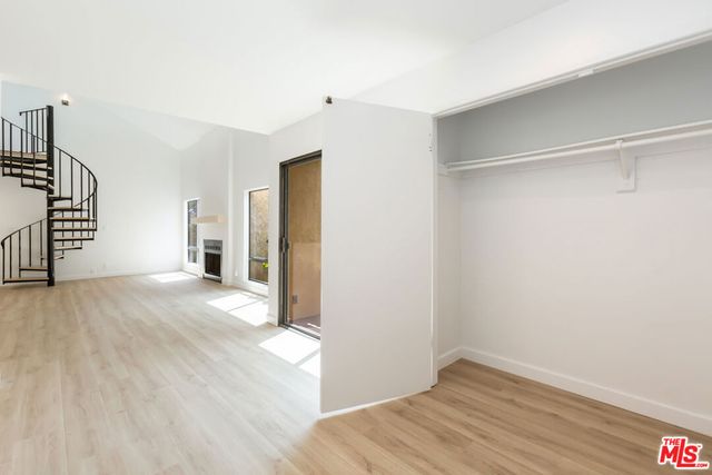 1738 S Bentley Avenue 302, Los Angeles, CA 90025