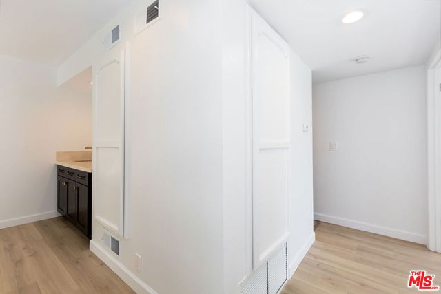 1738 S Bentley Avenue 302, Los Angeles, CA 90025