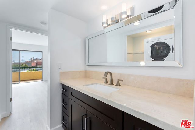 1738 S Bentley Avenue 302, Los Angeles, CA 90025