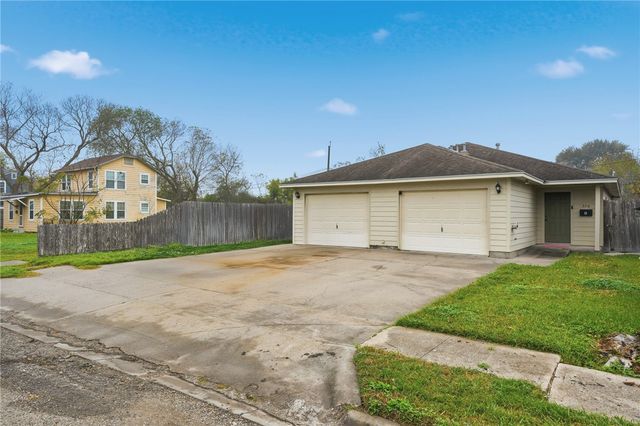 326 Oleander Ave, Corpus Christi, TX 78404