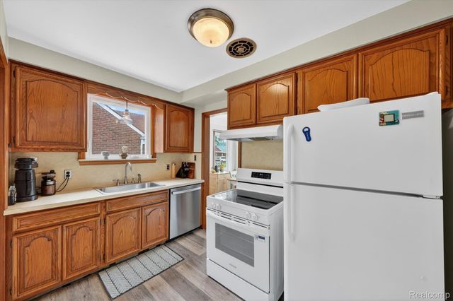 12984 Callender Street, Southgate, MI 48195