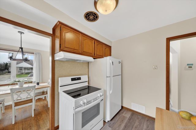 12984 Callender Street, Southgate, MI 48195