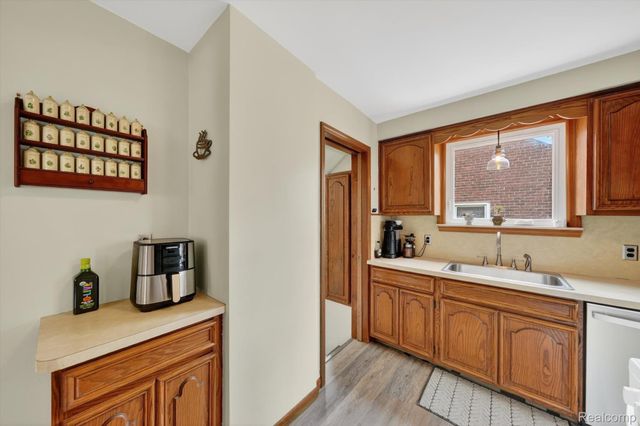 12984 Callender Street, Southgate, MI 48195