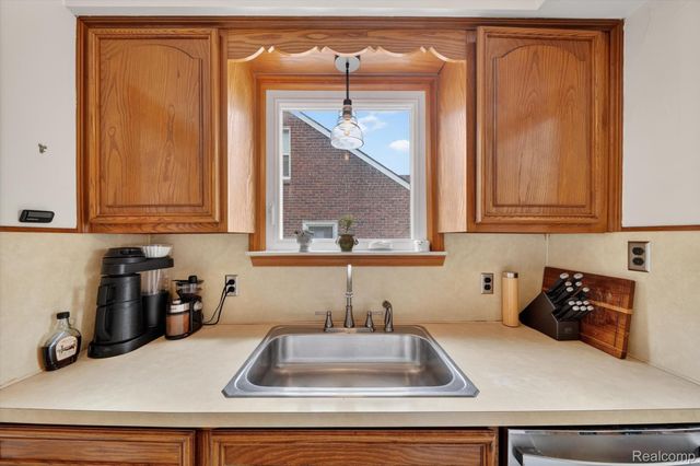 12984 Callender Street, Southgate, MI 48195