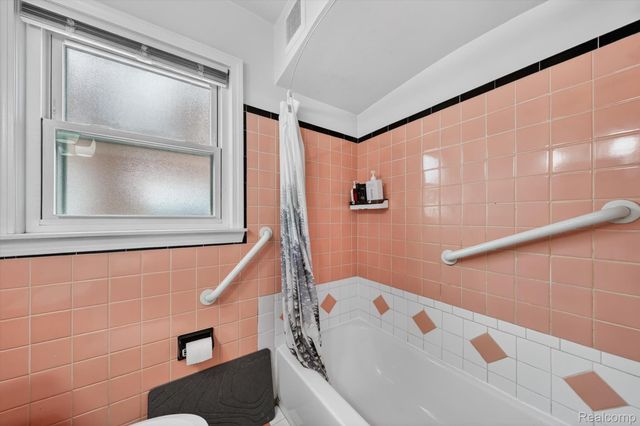 12984 Callender Street, Southgate, MI 48195