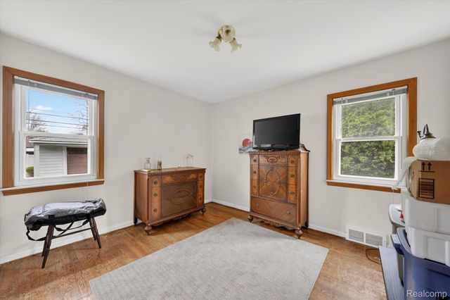 12984 Callender Street, Southgate, MI 48195