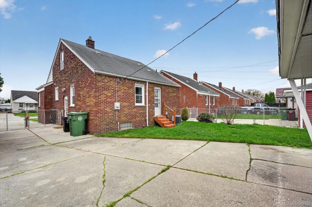 12984 Callender Street, Southgate, MI 48195