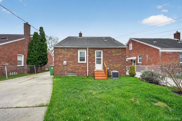 12984 Callender Street, Southgate, MI 48195