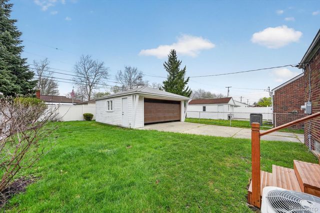 12984 Callender Street, Southgate, MI 48195