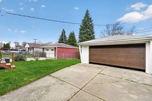 12984 Callender Street, Southgate, MI 48195