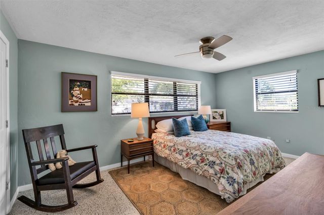 2440 VALENCIA DRIVE, Sarasota, FL 34239