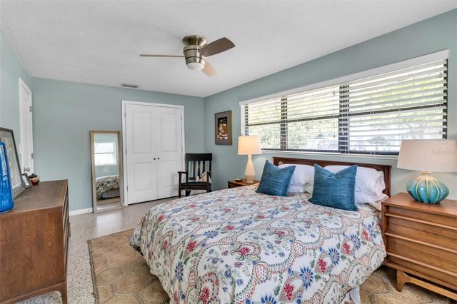 2440 VALENCIA DRIVE, Sarasota, FL 34239