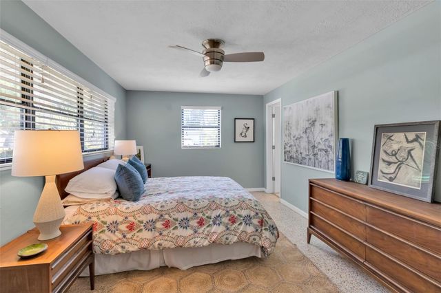 2440 VALENCIA DRIVE, Sarasota, FL 34239