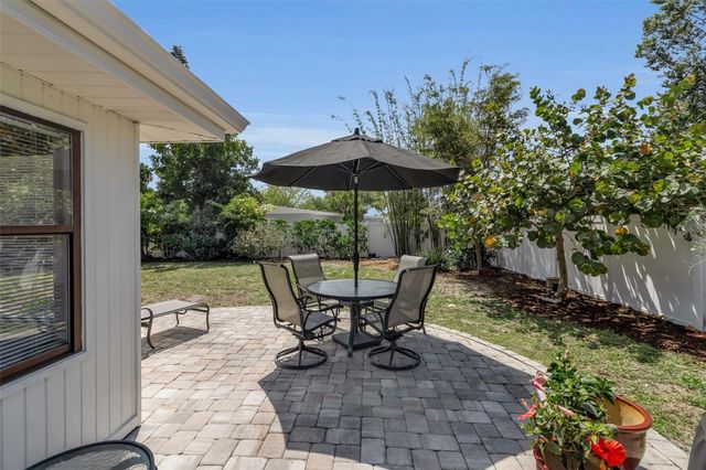 2440 VALENCIA DRIVE, Sarasota, FL 34239