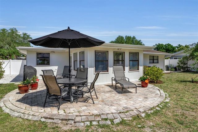 2440 VALENCIA DRIVE, Sarasota, FL 34239