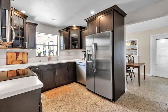 2440 VALENCIA DRIVE, Sarasota, FL 34239