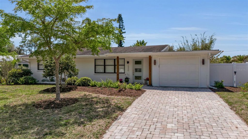 2440 VALENCIA DRIVE, Sarasota, FL 34239