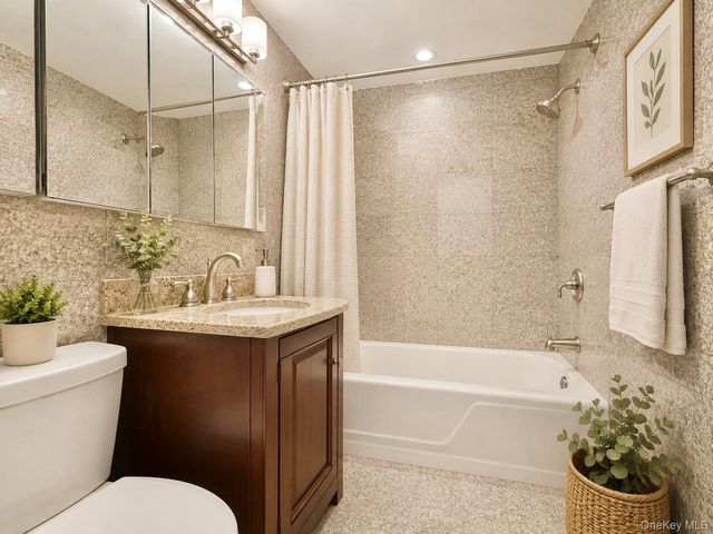 42-55 Colden Street 11V, Flushing, NY 11355