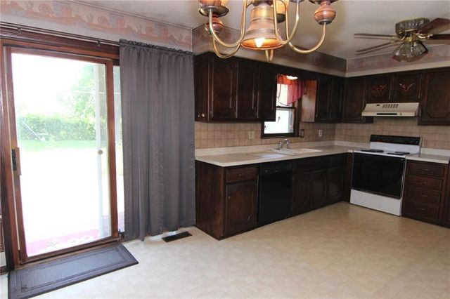 11200 W 51st Terrace, Shawnee, KS 66203