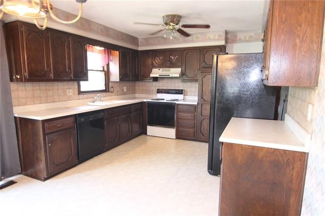 11200 W 51st Terrace, Shawnee, KS 66203