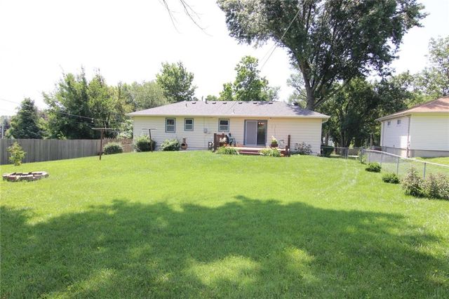 11200 W 51st Terrace, Shawnee, KS 66203