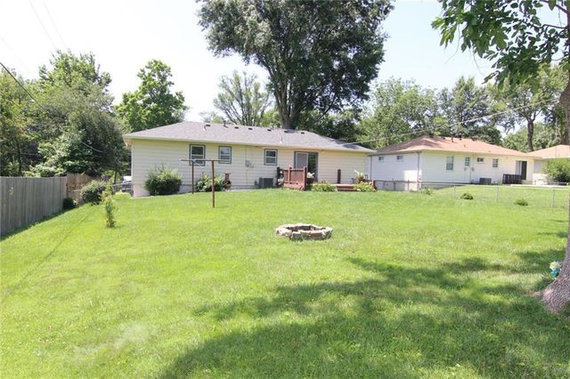 11200 W 51st Terrace, Shawnee, KS 66203