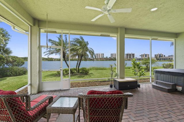3320 Caracal Drive, Fort Pierce, FL 34949