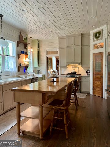 182 Rogers Street, Hazlehurst, GA 31539