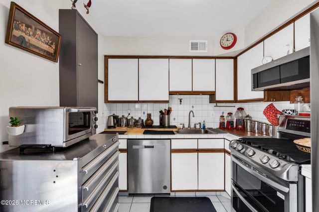 2309 Mount Hood Lane, Toms River, NJ 08753
