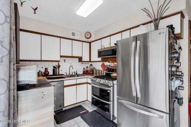 2309 Mount Hood Lane, Toms River, NJ 08753