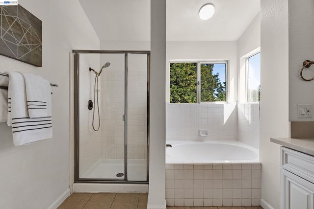 4290 Tiburon Dr, Fremont, CA 94555