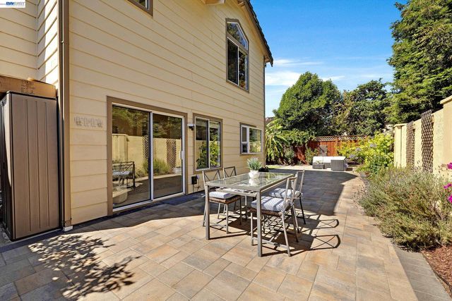 4290 Tiburon Dr, Fremont, CA 94555