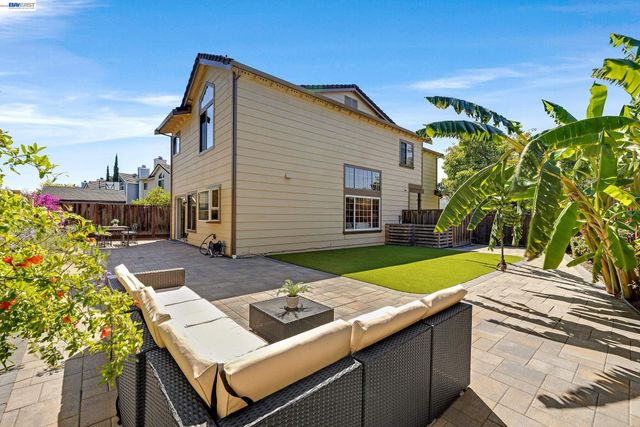 4290 Tiburon Dr, Fremont, CA 94555