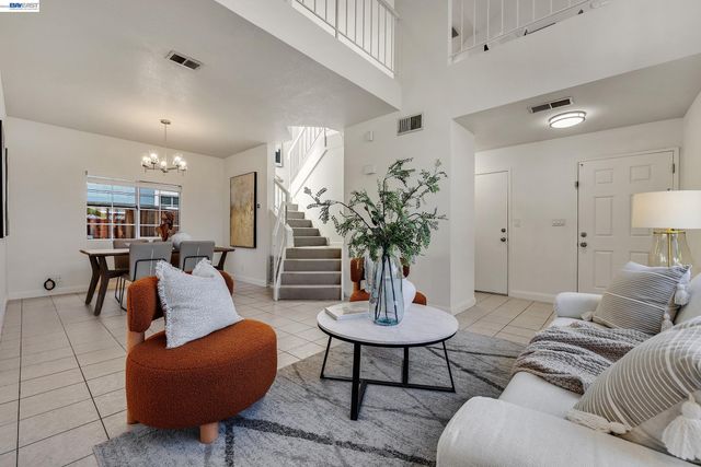 4290 Tiburon Dr, Fremont, CA 94555