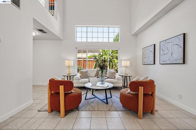 4290 Tiburon Dr, Fremont, CA 94555