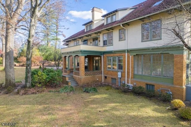 26 Ridge Rd, Summit City, NJ 07901