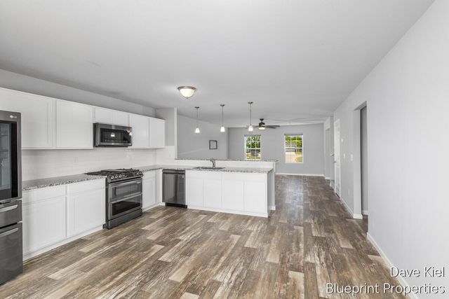 445 Oak View Drive, Middleville, MI 49333