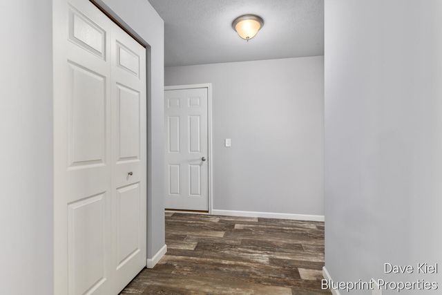 445 Oak View Drive, Middleville, MI 49333