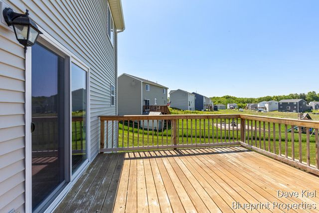445 Oak View Drive, Middleville, MI 49333