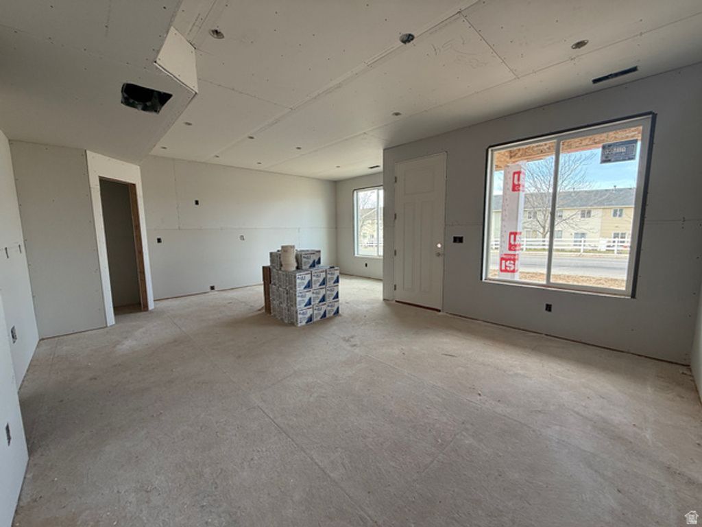 Image 5 of property listing at 813 S 270 E #3, Smithfield, UT 84335