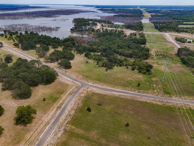 610 Waters Edge Way, Dodd City, TX 75438