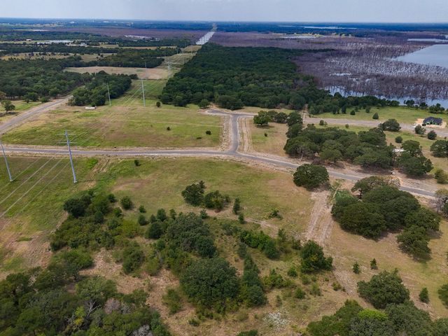 610 Waters Edge Way, Dodd City, TX 75438