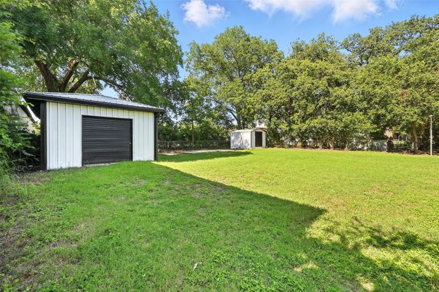 1223 E Bankhead Drive, Weatherford, TX 76086