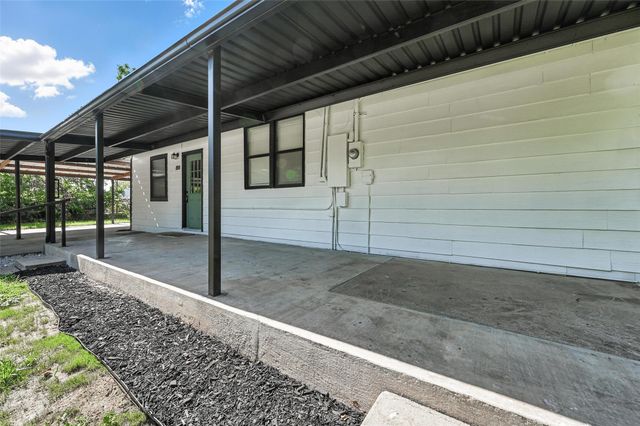 1223 E Bankhead Drive, Weatherford, TX 76086