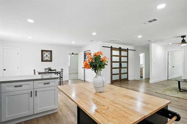 1223 E Bankhead Drive, Weatherford, TX 76086