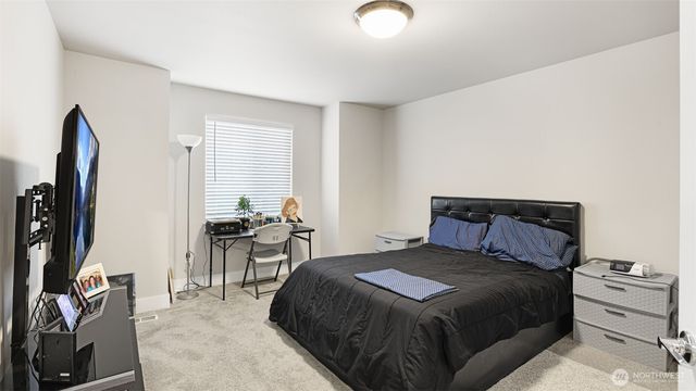 10921 71st Avenue Ct E, Puyallup, WA 98373