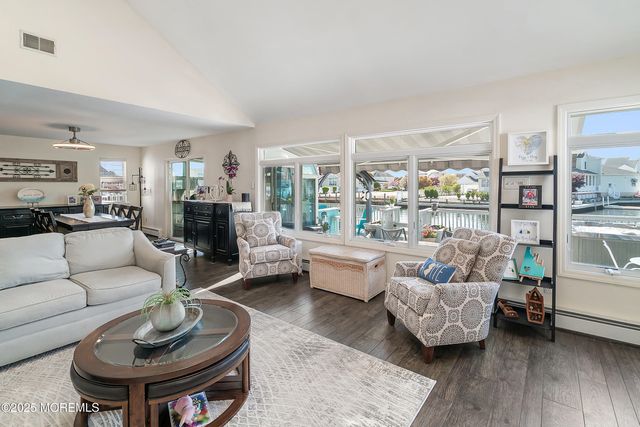 22 Toppinglift Drive, Bayville, NJ 08721