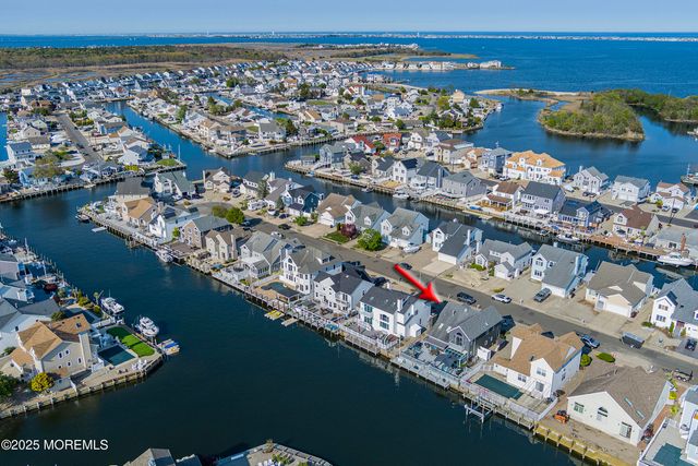 22 Toppinglift Drive, Bayville, NJ 08721